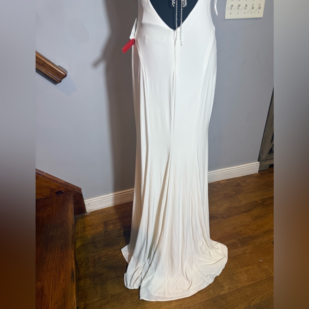 IEENA for Mac Duggal Zuri Beaded Halter White Jersey Gown size 6 - Picture 8 of 14